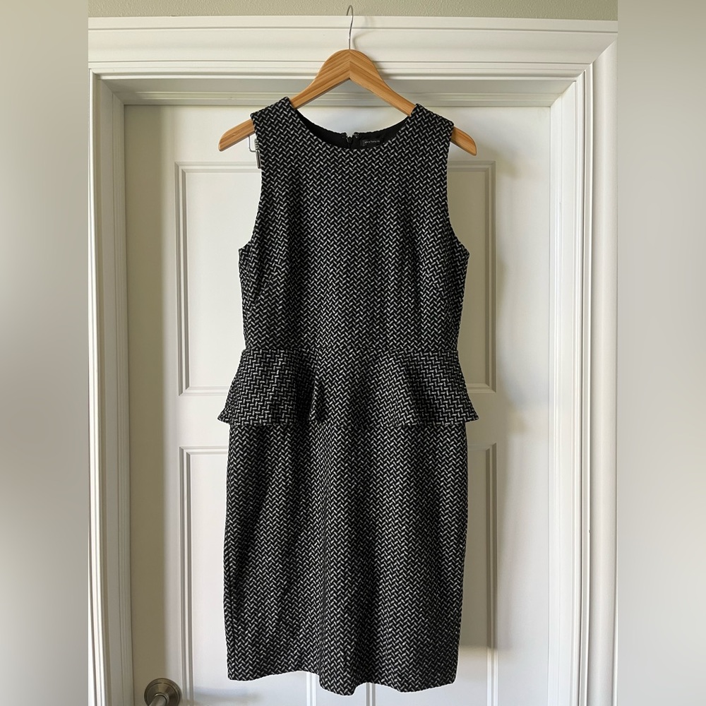 Ann Taylor stretchy peplum dress size 8
